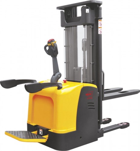 Самоходный штабелер Xilin CDDK15-III 1,5 т 5,6 м  Li-ion 24/125 В/Ач (с платформой)  1017208